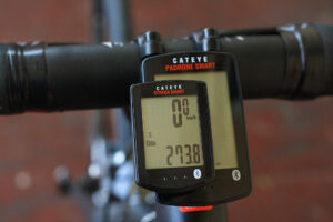 Cateye Padrone Smart Triple Wireless Kit - size compared to Strada
