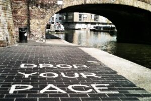 Drop Your Pace (copyright Simon MacMichael)