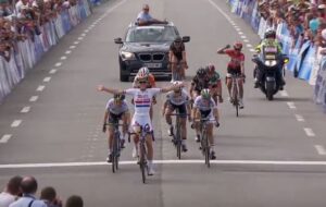 Lizzie Armitstead wins 2015 GP Plouay (UCI YouTube still)