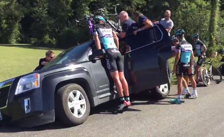 Etixx-Quick Step car stuck in ditch (source Rigoberto Uran on Twitter)