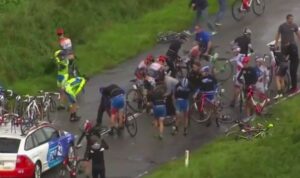GP de Wallonie 2015 crash Eurosport still