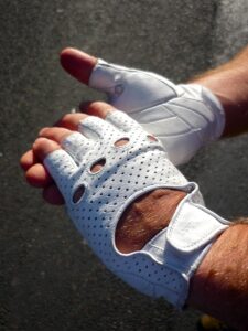 RaphaGrandTourGloves