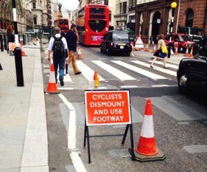 Roadworks sign – cycists dismount
