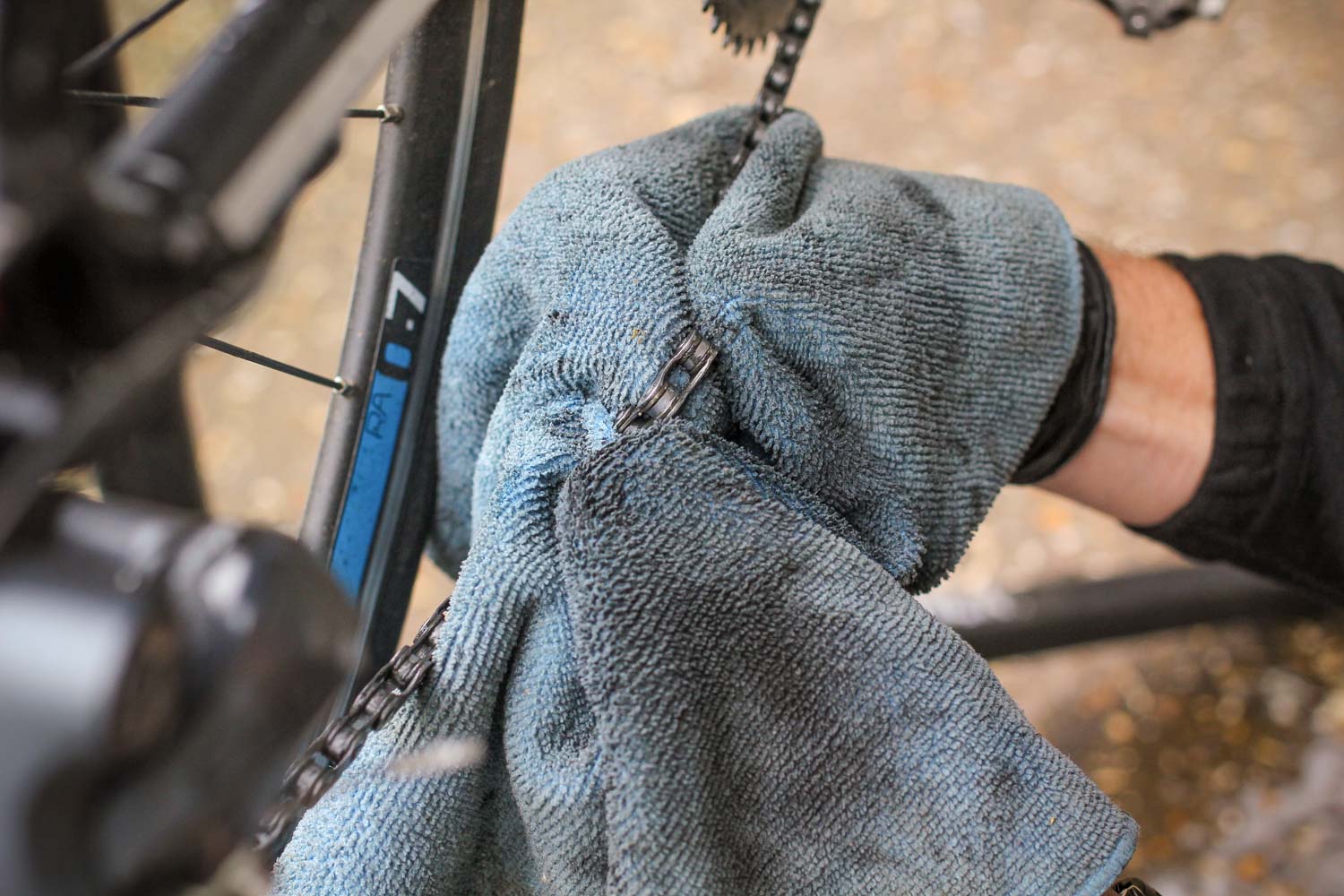 How to clean and lube your chain 04