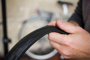 How to fit a clincher tyre step 01.jpg