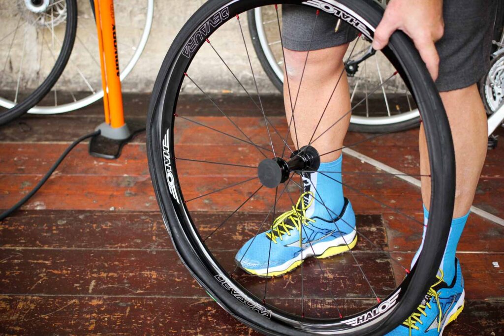 How to fit a clincher tyre step 12.jpg