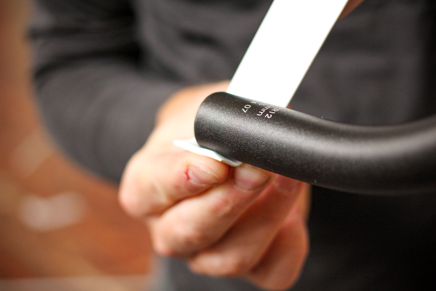 How to wrap bar tape 05