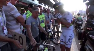 Peter Sagan makes Abu Dhabi pitstop YouTube still