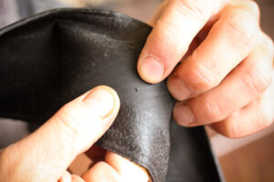 How to fix a puncture step 01.jpg