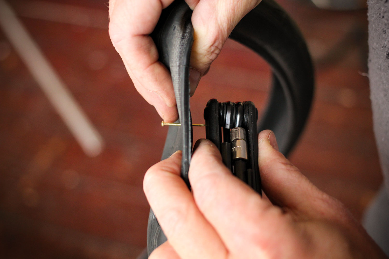 How to fix a puncture step 06