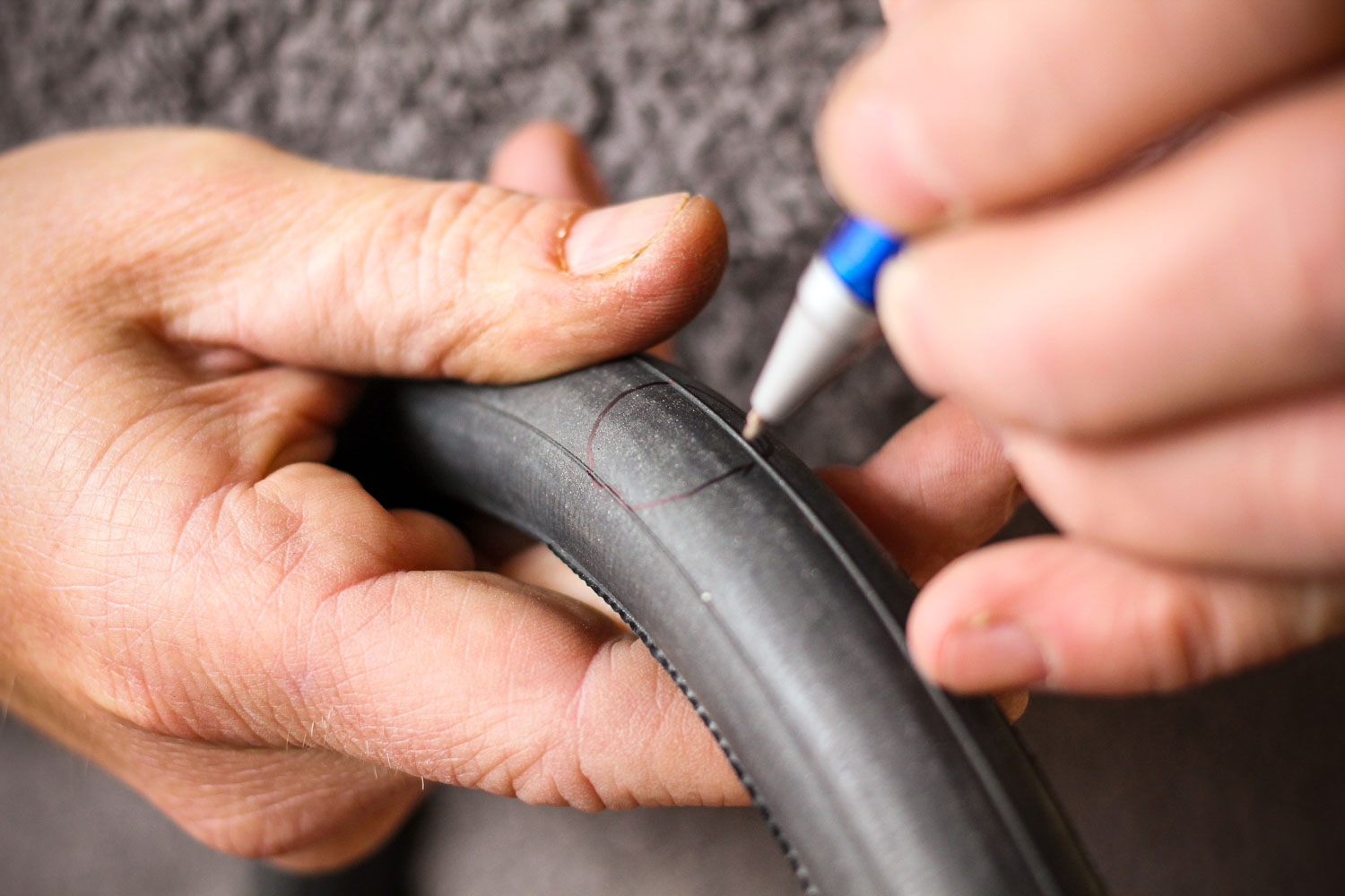 How to fix a puncture step 09