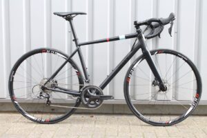 Hoy Alto Irpavi 2016 complete bike- 1 (1).jpg