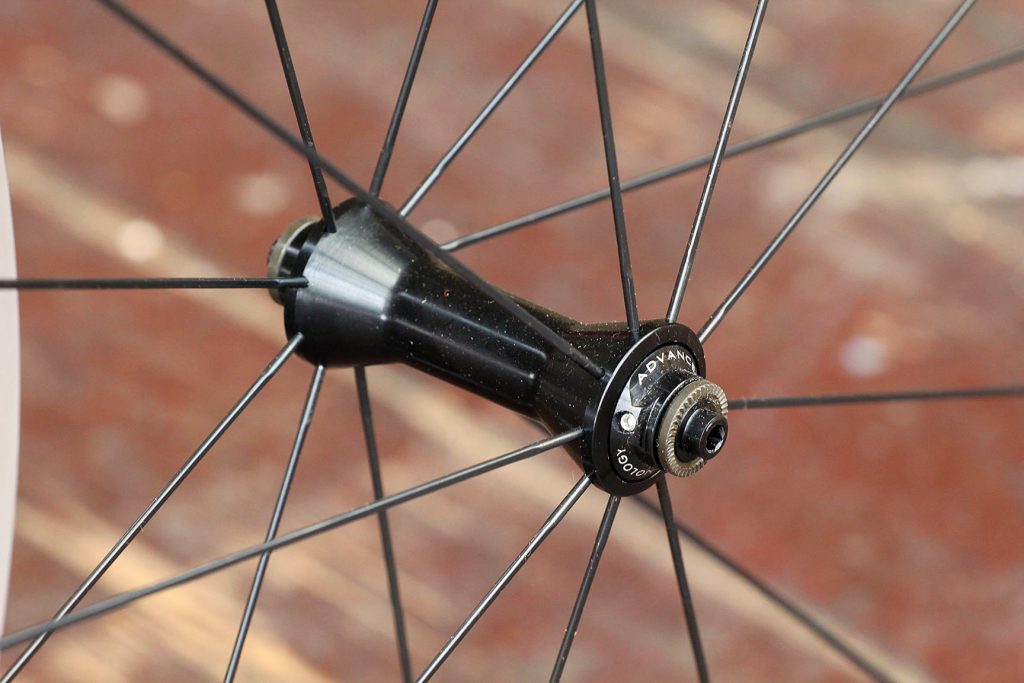 Miche Syntium wheelset – front hub