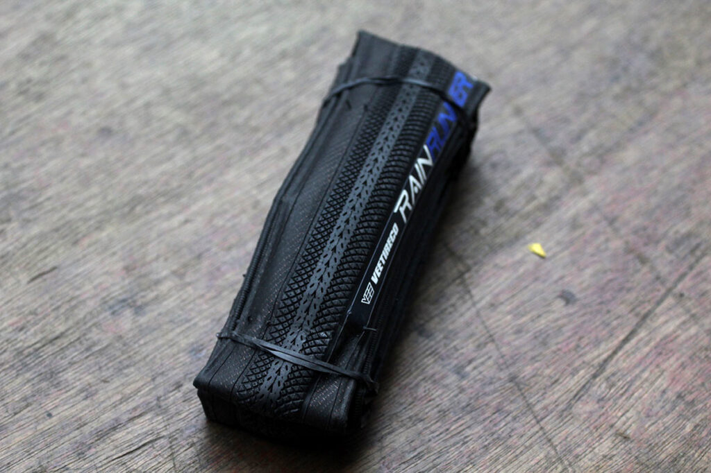 Vee Tire Co Rain Runner clincher tyre.jpg