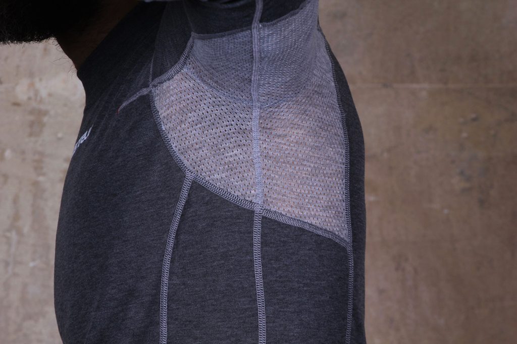 Castelli Flanders warm LS Thermal Base Layer – armpit