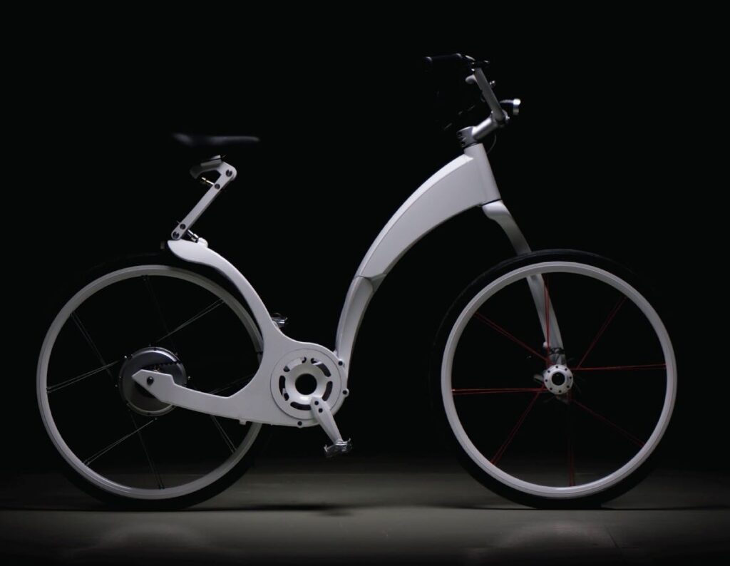 Gi FlyBike black background, red logo