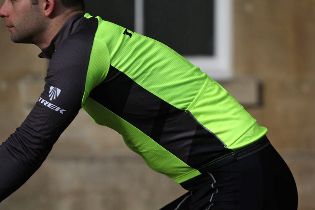 Bontrager Specter Thermal Long Sleeve Jersey – riding.jpg
