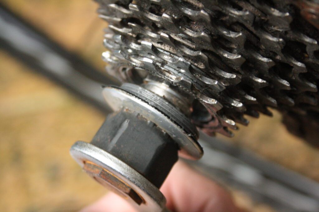 unscrew the lockring.JPG
