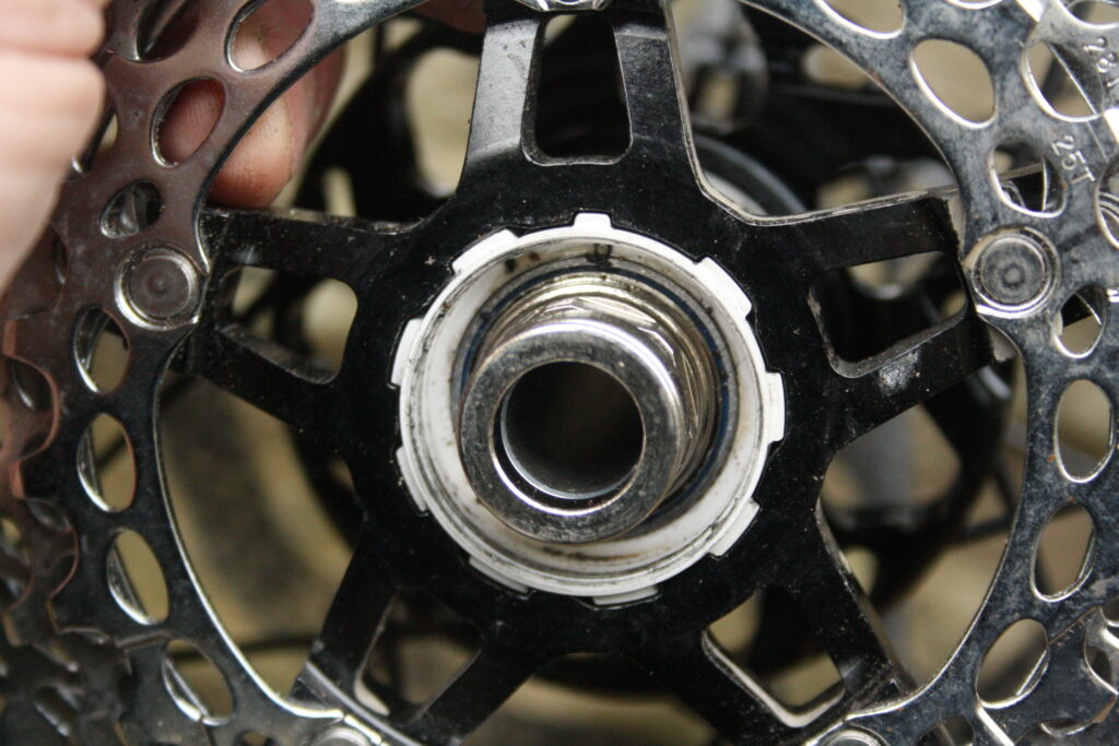 Line up cassette splines and hub splines.JPG