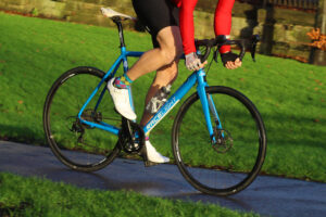 Kinesis Racelight 4S - riding 1.jpg