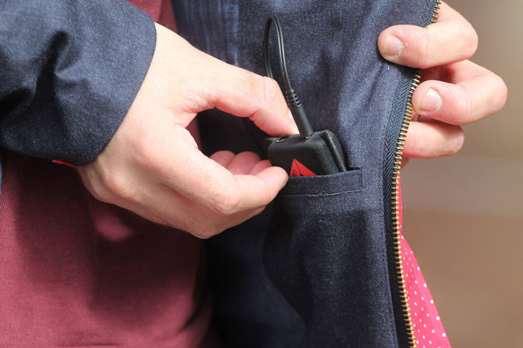 Lumo Regents Parka jacket – battery pack pocket.jpg