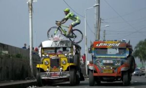 Vittorio Brumottti in Manila YouTube still.JPG