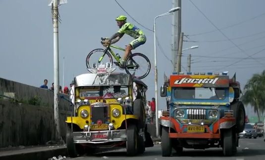 Vittorio Brumottti in Manila YouTube still.JPG