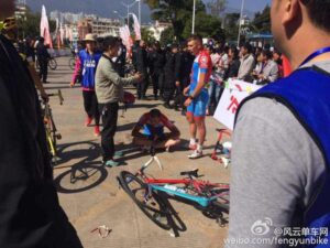 Yunnan Gran Fondo crash 02 (picture credit weibo.com - fengyunbike).jpg