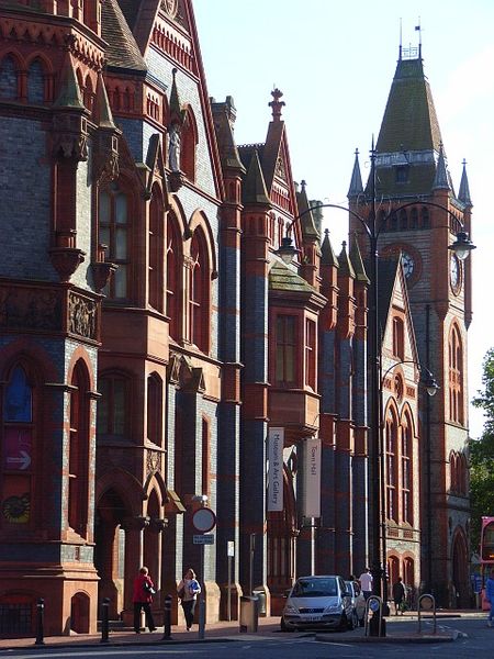 Reading Town Hall (Andrew Smith, Wikimedia Commons).jpg