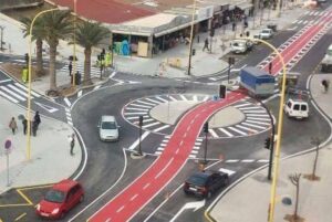 Benidorm’s ‘hamburger’ cycling roundabout (source Josue Aran Garcia on Twitter).JPG