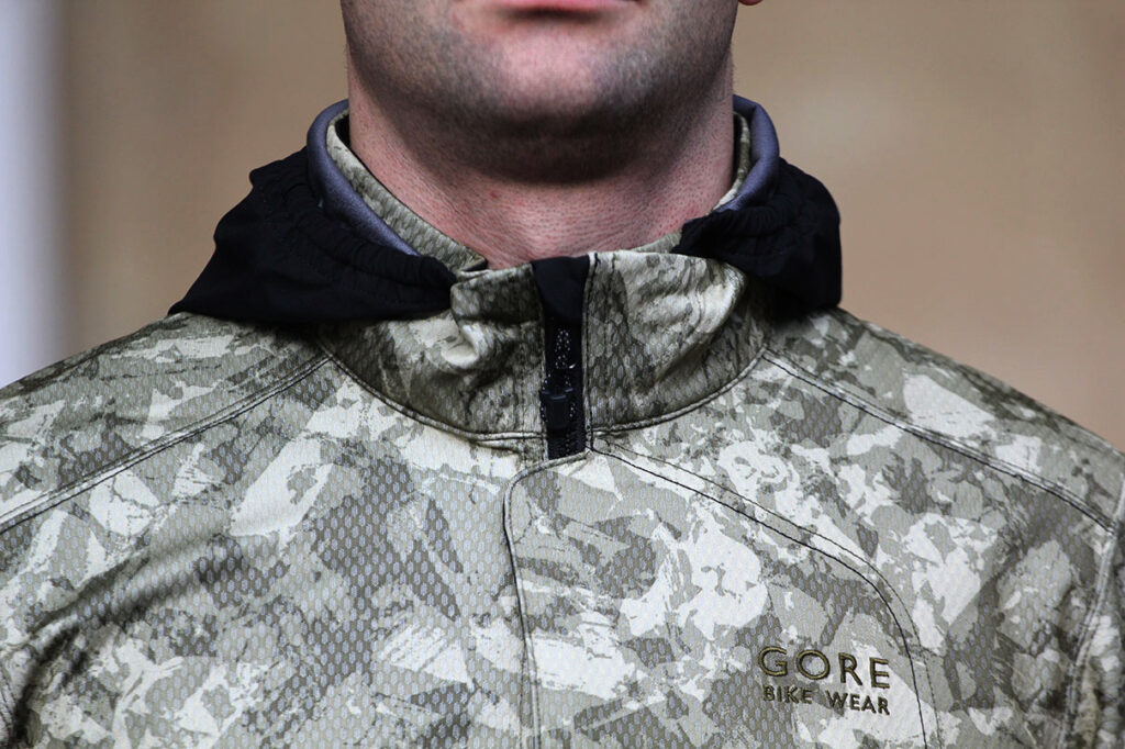 Gore Element Urban Print Windstopper Soft Shell Jacket collar.jpg