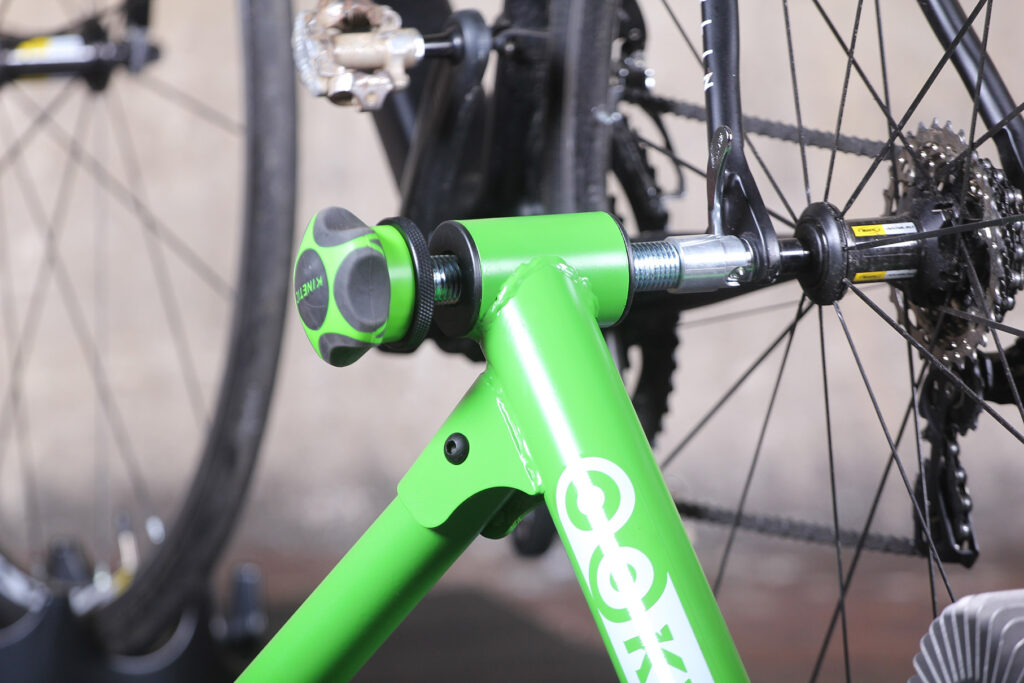 Kurt Kinetic Road Machine Smart – clamp.jpg