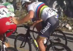 Peter Sagan helping hand (source Facebook video still).JPG