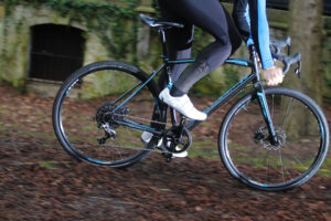Raleigh Mustang Elite - riding 1.jpg