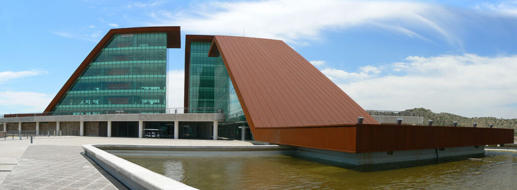 Terrazas del Portezuelo (licensed CC BY-SA 3.0 on Wikimedia by Laureanoendeiza).jpg
