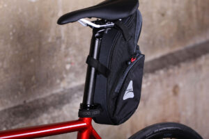 Axiom Gran-Fondo H2O Seat Bag - mount detail.jpg