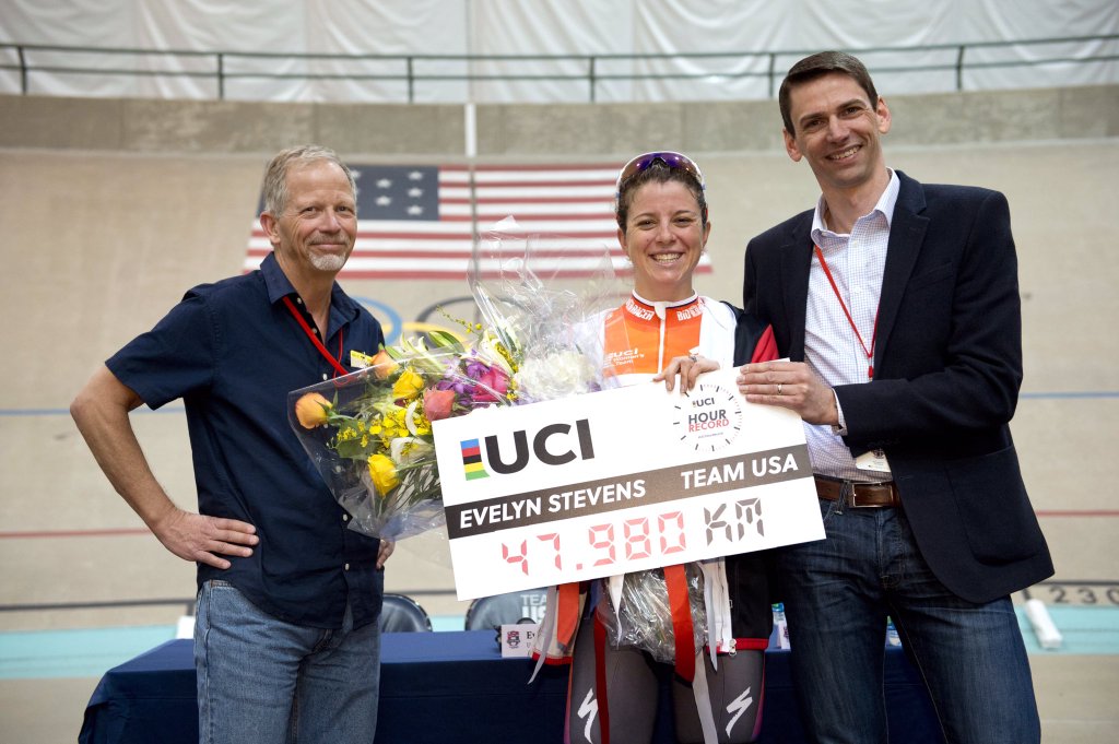 Evelyn Stevens Hour Record (source UCI on Twitter).jpg