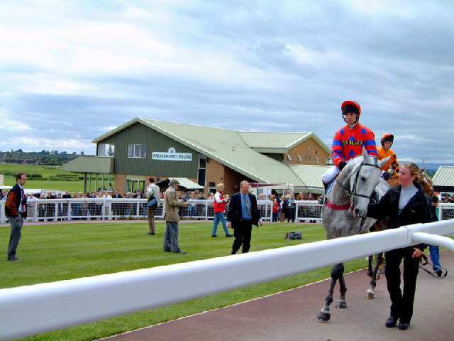 Hereford Racecourse (CC licensed by Ruth Harris via Wikimedia).jpg