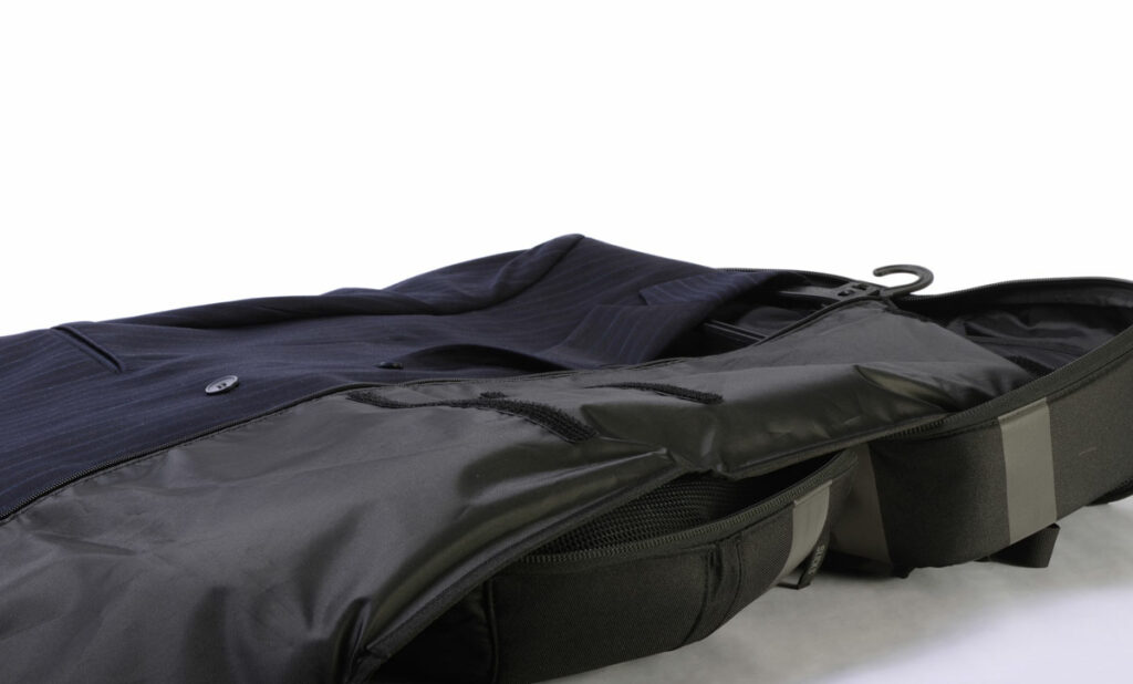 Slicks Travel System – Suitcover.jpg