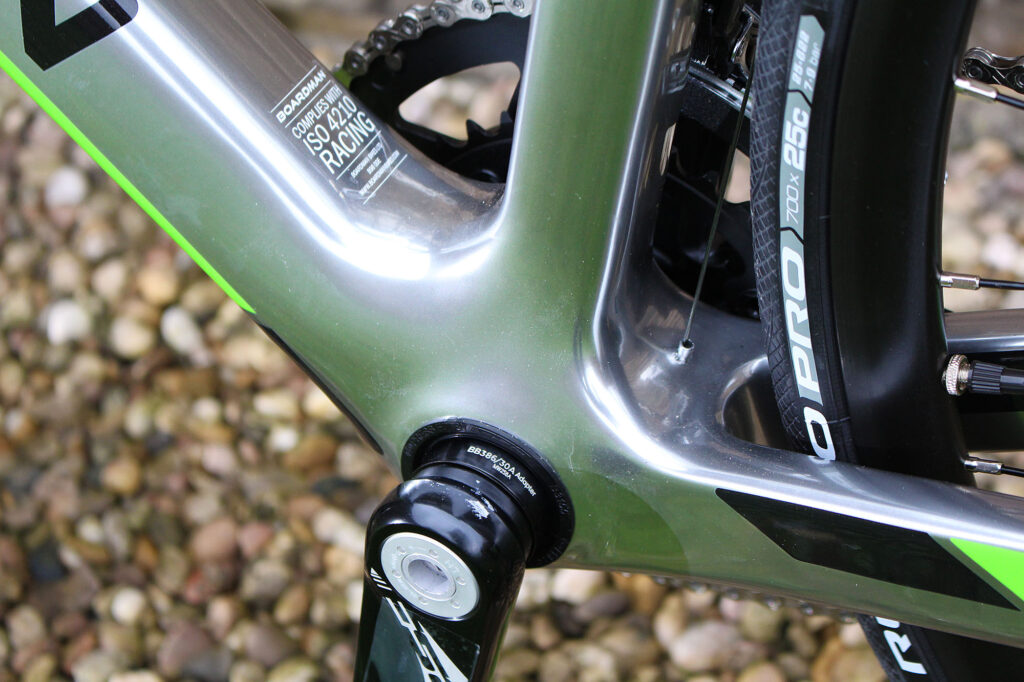 Boardman Road Pro Carbon – bottom bracket.jpg