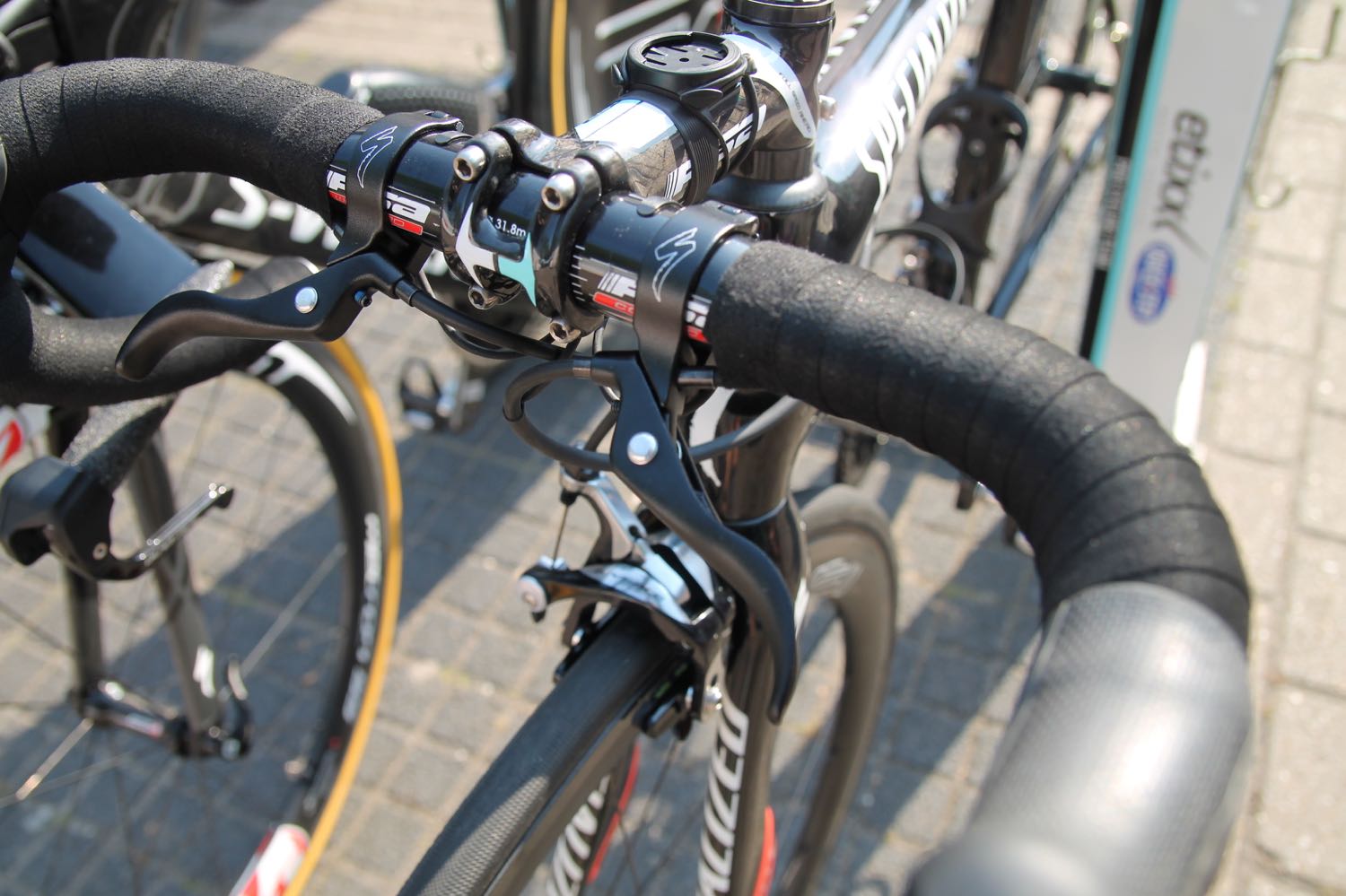 brake levers &ndash; 1