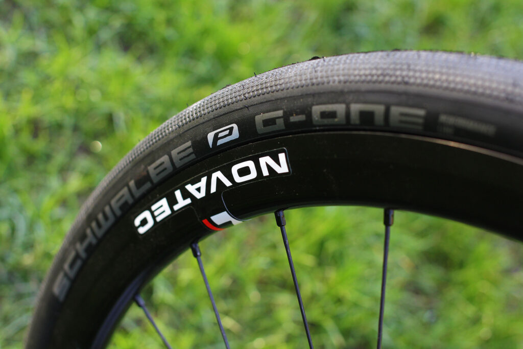 Kona Roadhouse – rim and tyre.jpg
