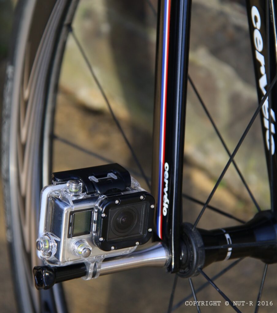 Nut-R Bicycle Axle Camera Mount (1).jpg