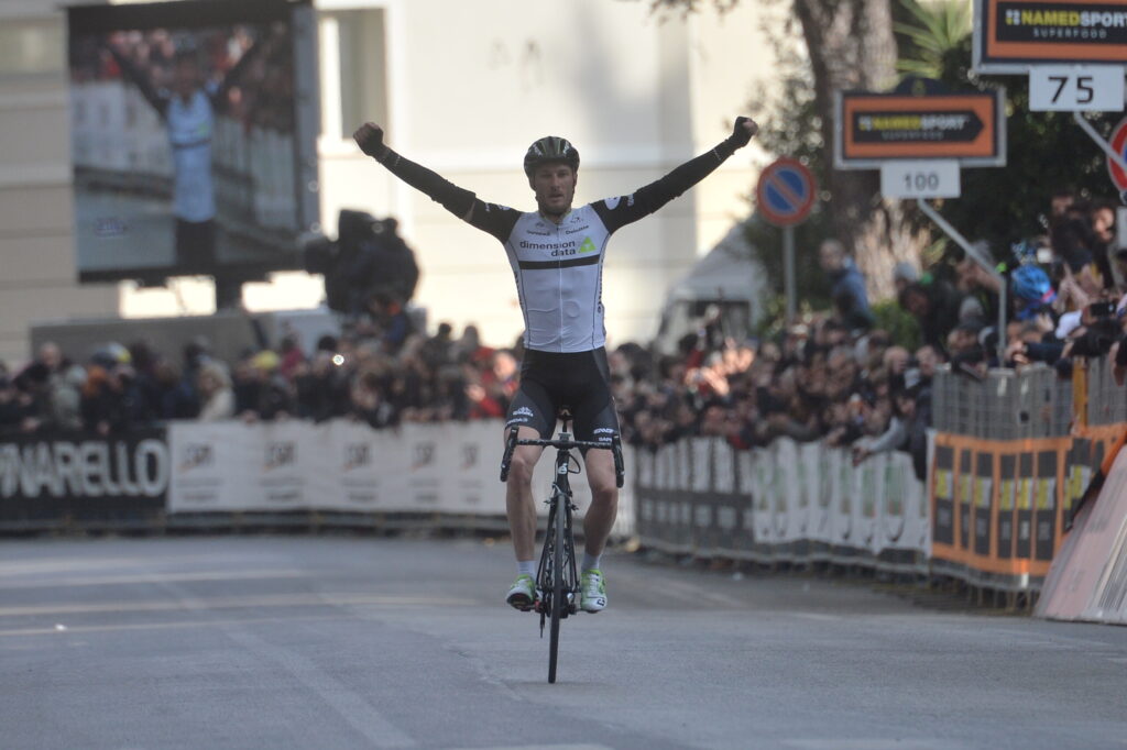 Steve Cummings winning stage four of 2016 Tirreno-Adriatico (ANSA, PERI – ZENNARO).jpg