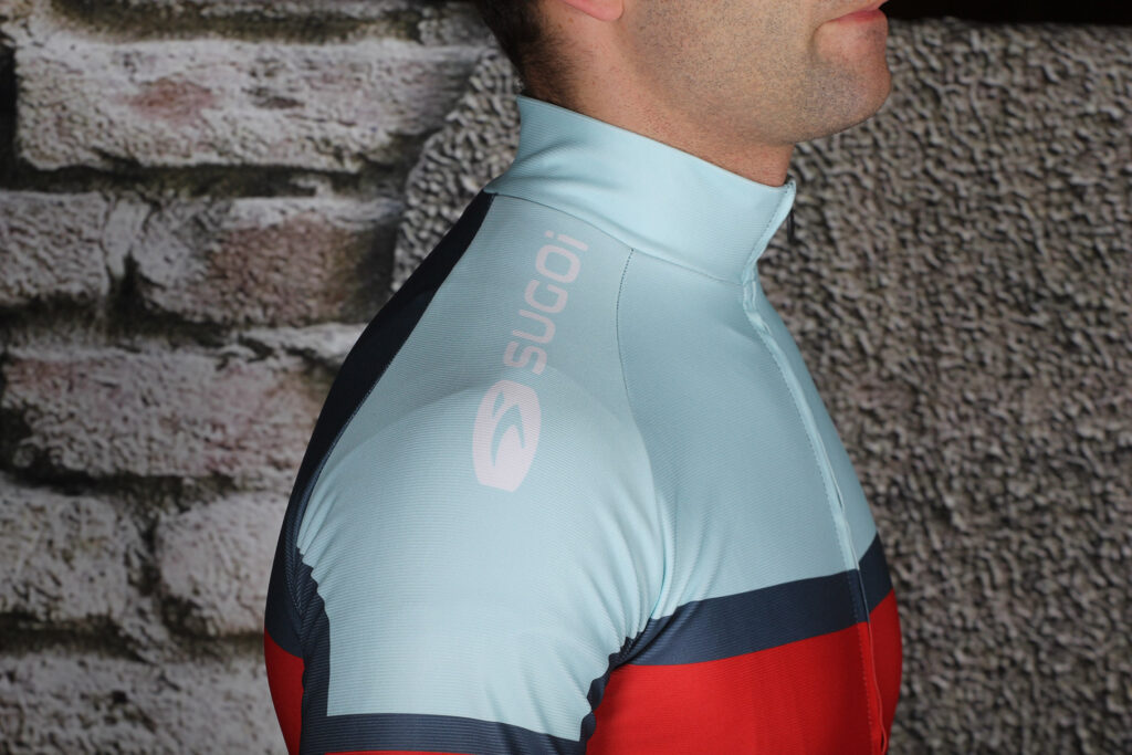 Sugoi Evolution Pro Longsleeved Jersey – shoulder.jpg