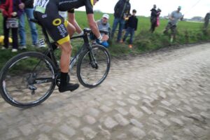 Adrien Petit on disc brake equipped bike, Paris-Roubaix 2016 (pictiure Mat Brett).jpg