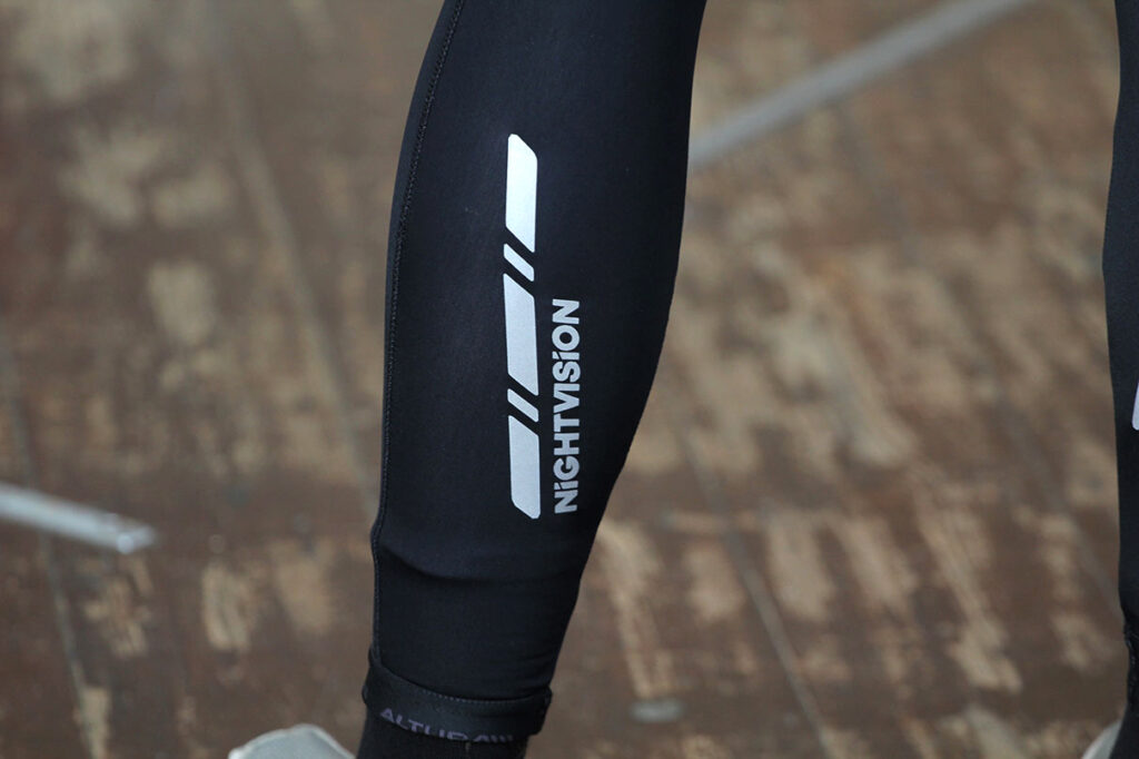 Altura Peloton Night Vision Windproof Bib Tights – leg detail 2.jpg