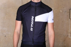 BTwin 700 Cycling Jersey.jpg