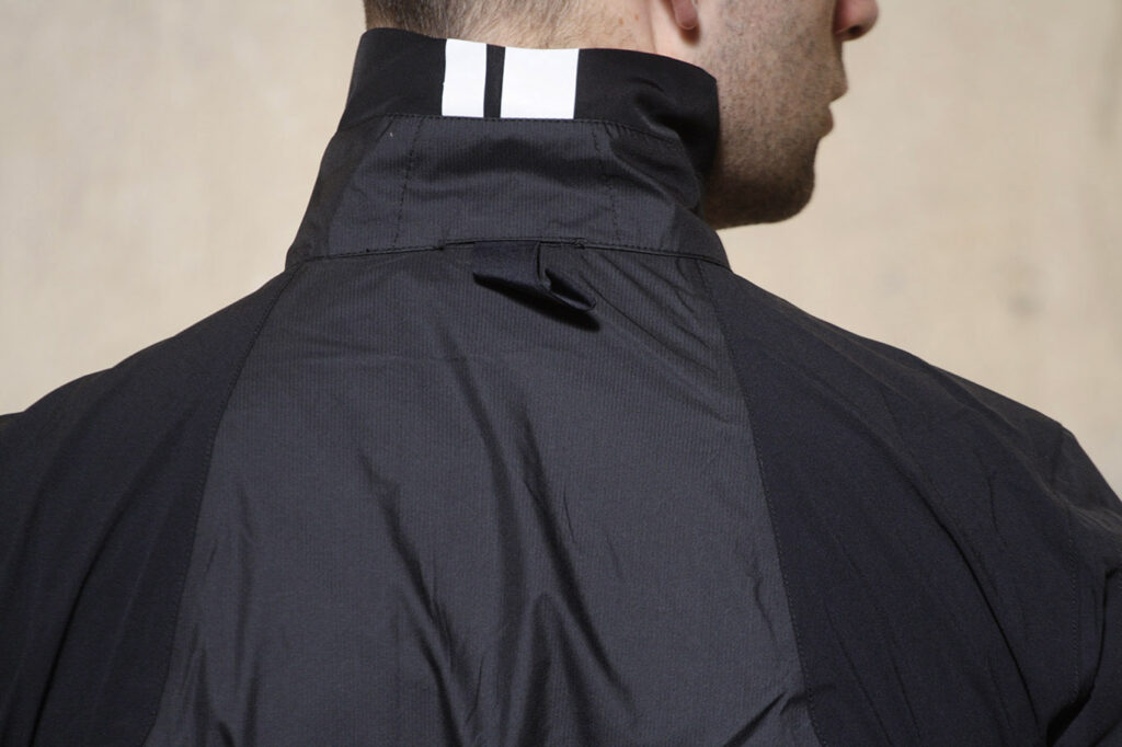 Endura FS260 Pro SL Shell – shoulders.jpg