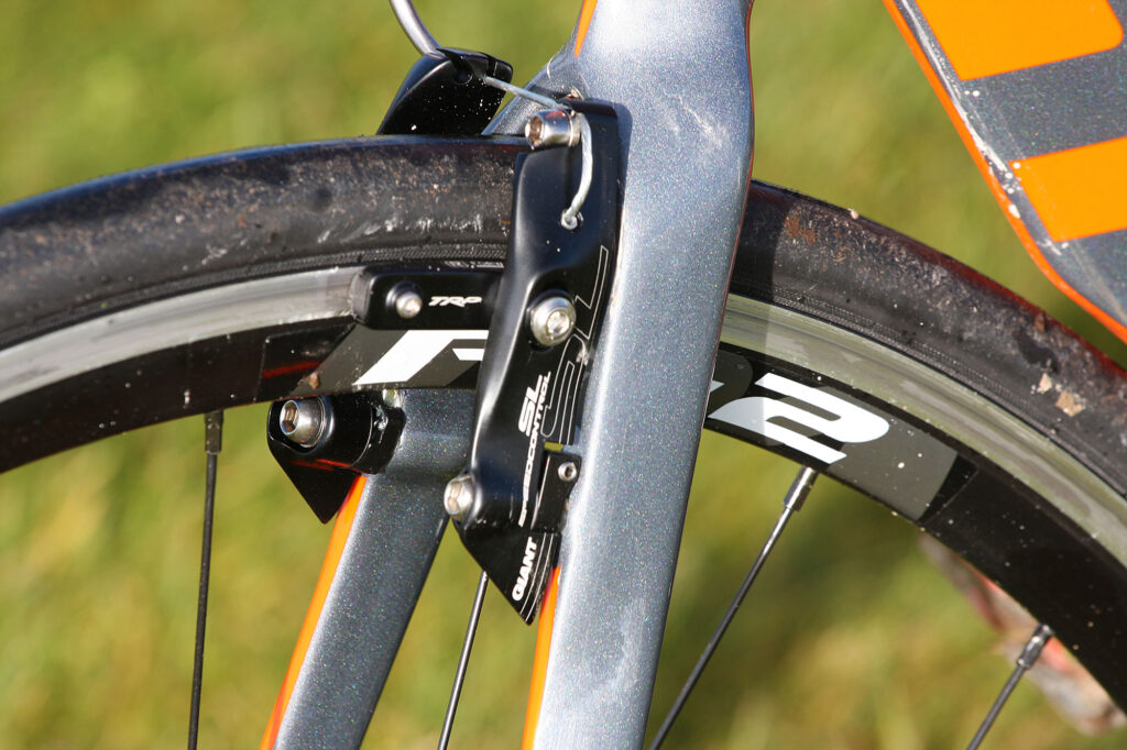Giant Propel Advanced 1 – rear brake 2.jpg